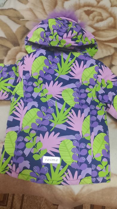 Продам зимнюю куртку на девочку