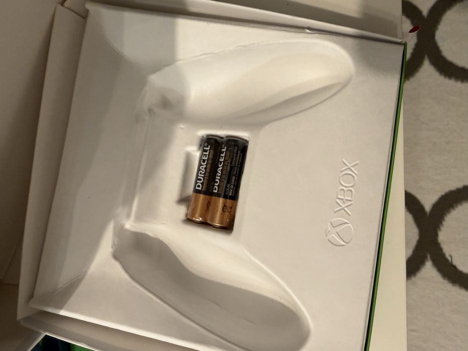 Controller Xbox cu baterii