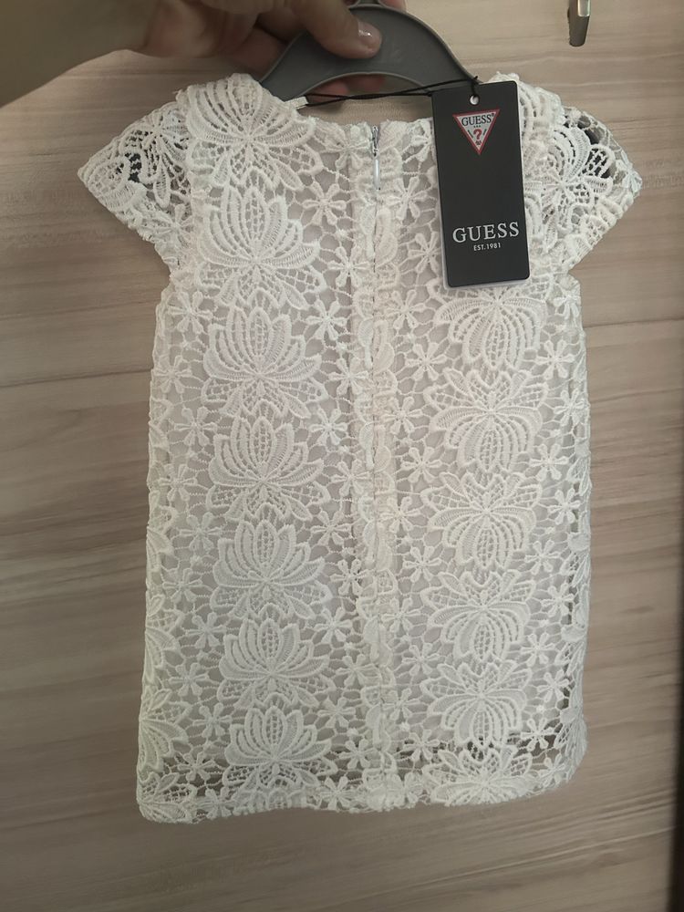 Детска рокля Guess 3-6 месеца