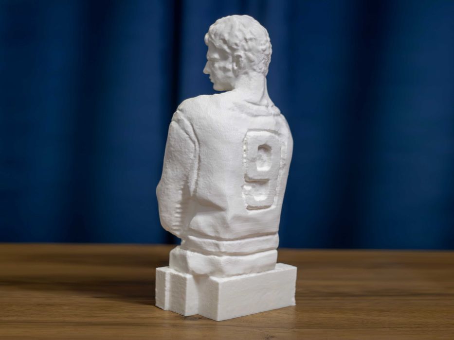 Бюст на Гунди (Георги Аспарухов)