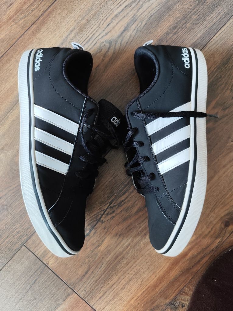 Маратонки adidas