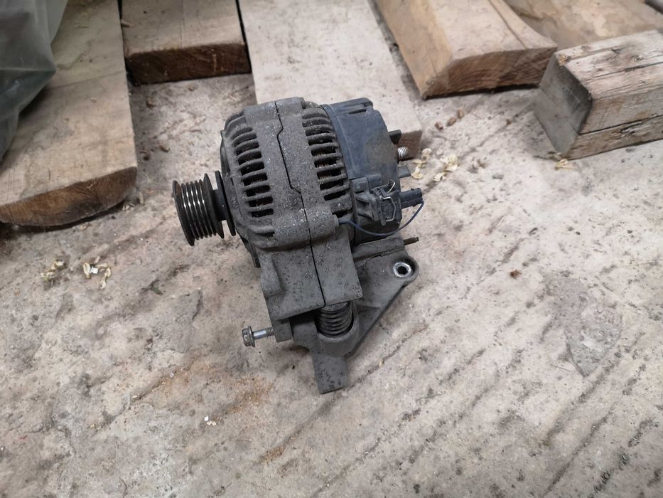 Продавам Сеат Кордоба 1,8 95г.газ/бензин: на части