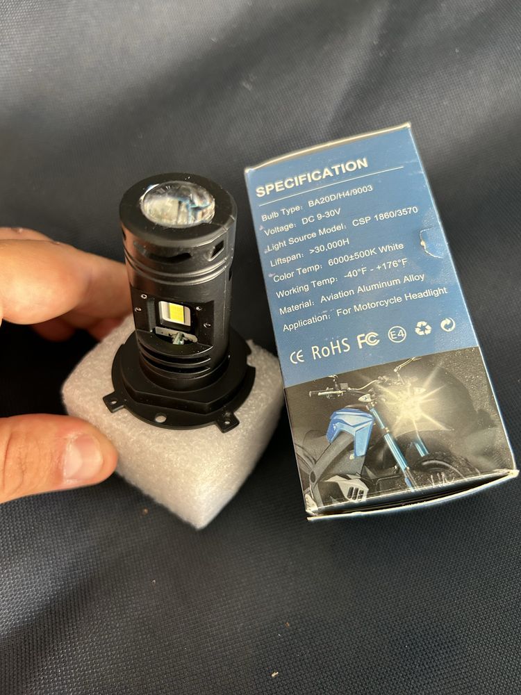 LED крушка H4 за мотор