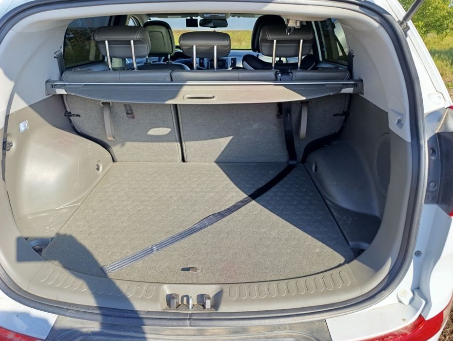 Vând KIA SPORTIGE 136CP,4X4, Motor 2.0, Cutie manuala, Albă, full