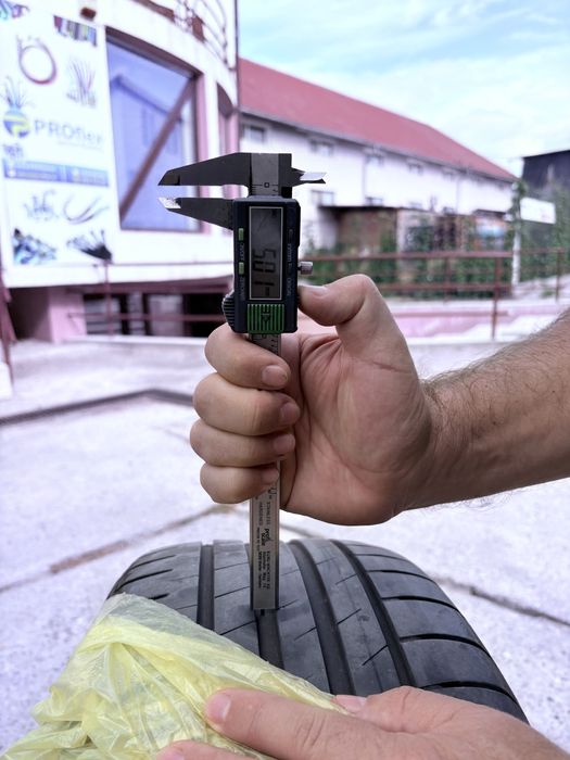 Set Anvelope Goodyer vară 225 45 18R