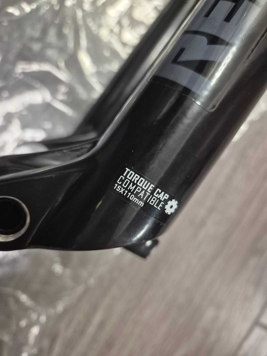 RockShox Revelation 15x110 Boost 150mm НОВА