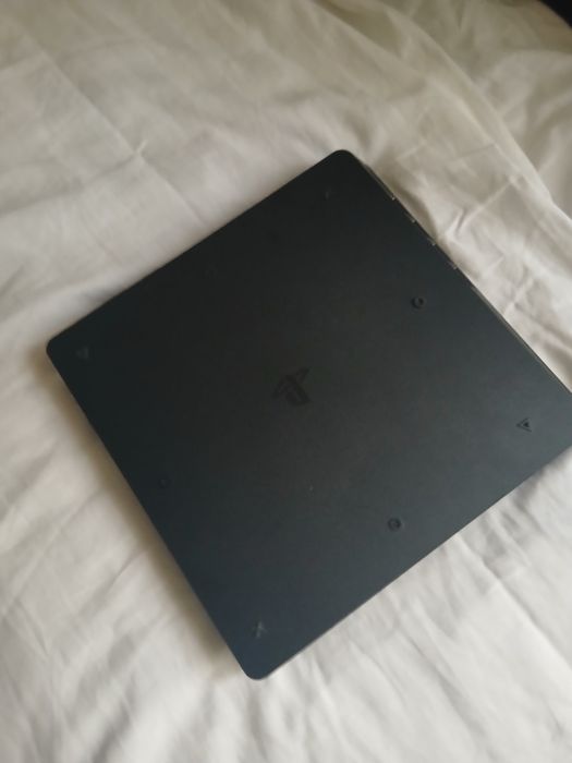 Ps4 slim +2 игри