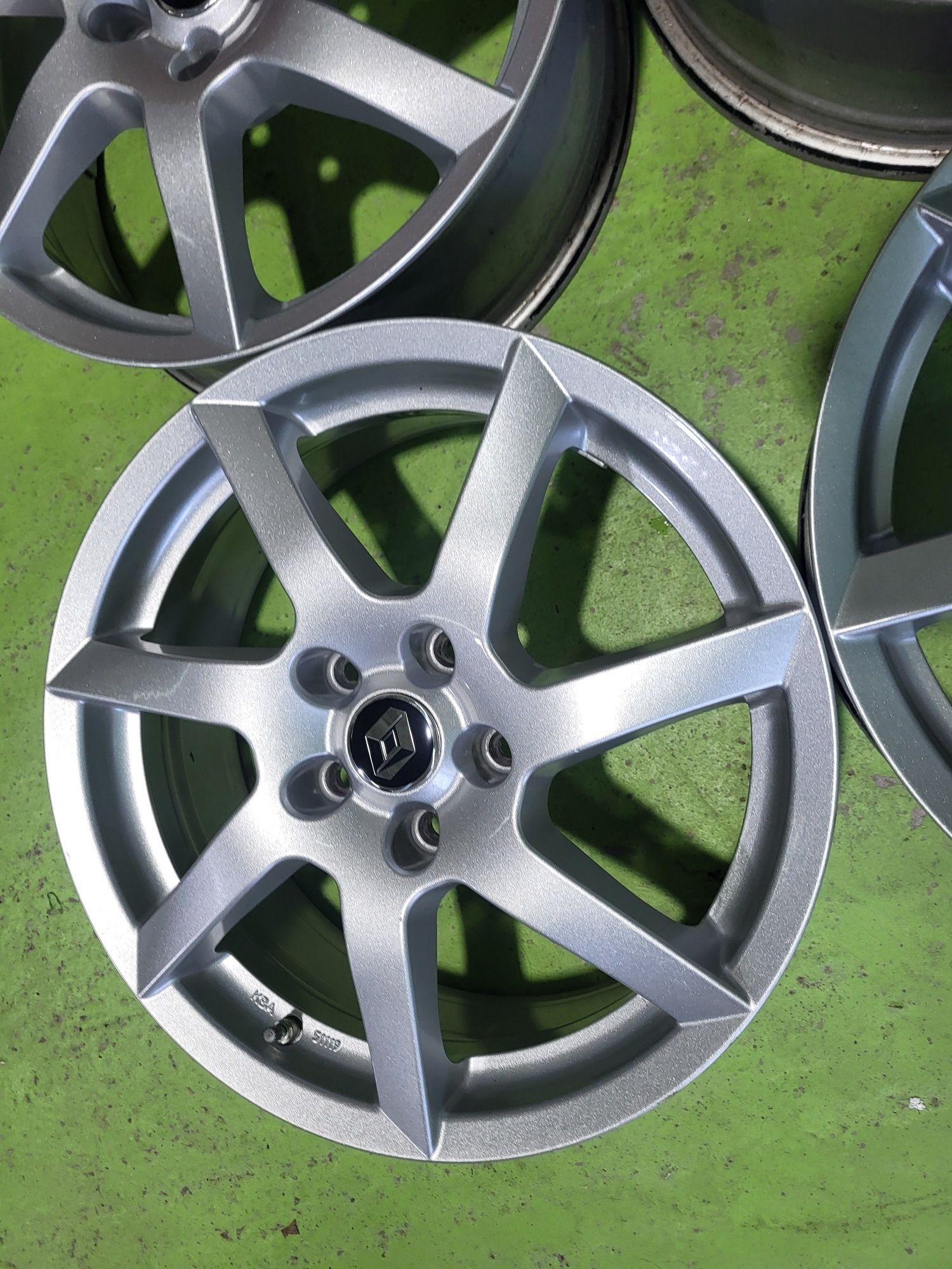 17 5x114.3 Renault лети джанти 5х114.3 рено