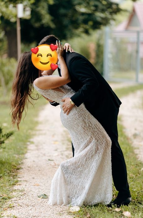Vând rochie de mireasă, model deosebit