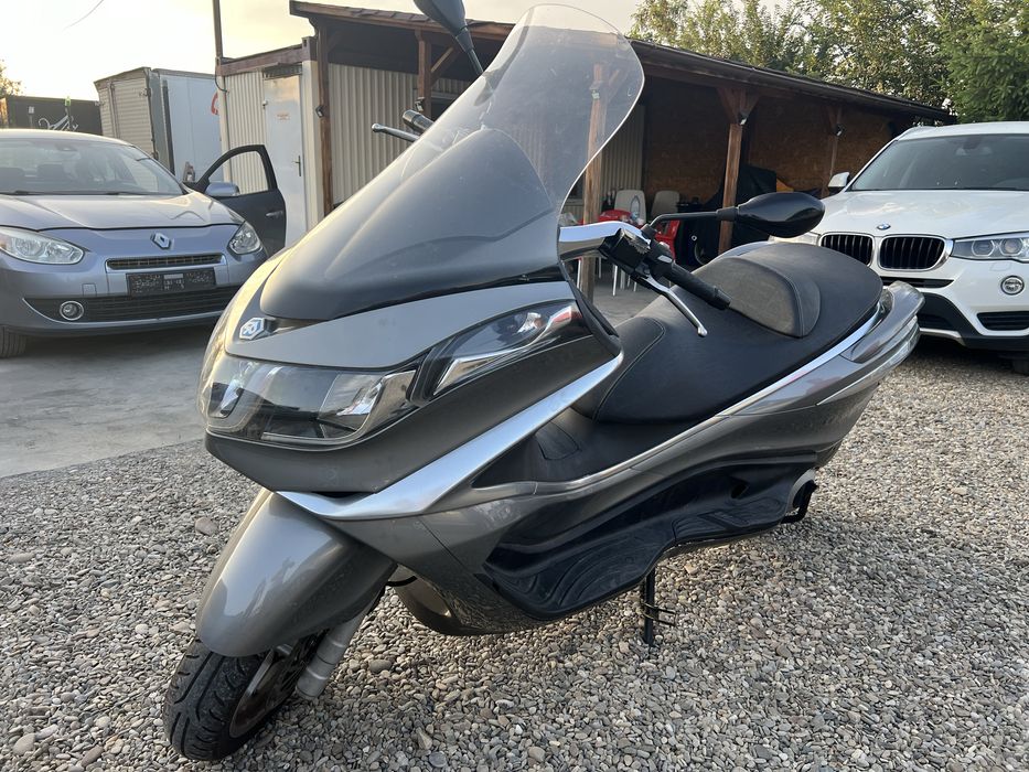 Scuter Piaggio X10  125 CM cat B !!! Rate cu buletinul!