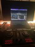 DDJ 200 pioneer Dj controller sotiladi.