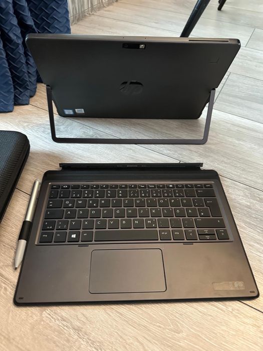 HP Pro x2 612 g2 Tablet 12"FHD Touch Screen m3-7Y30 8GB RAM