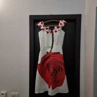 Rochie tafta, albă cu trandafir roșu, măr 38