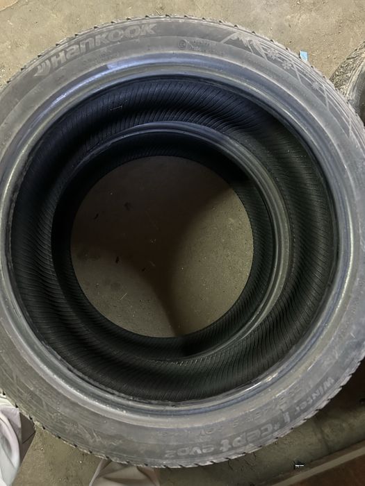 Hankook winter iCept evo 2 235/45/19 6мм грайфер зимни гуми