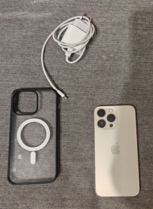 Vând iPhone 14 Pro Max gold + Husa + Încărcător+folie