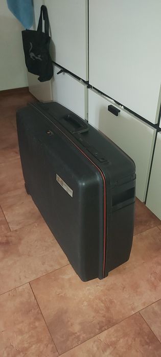 Valiză troler delsey nu samsonite