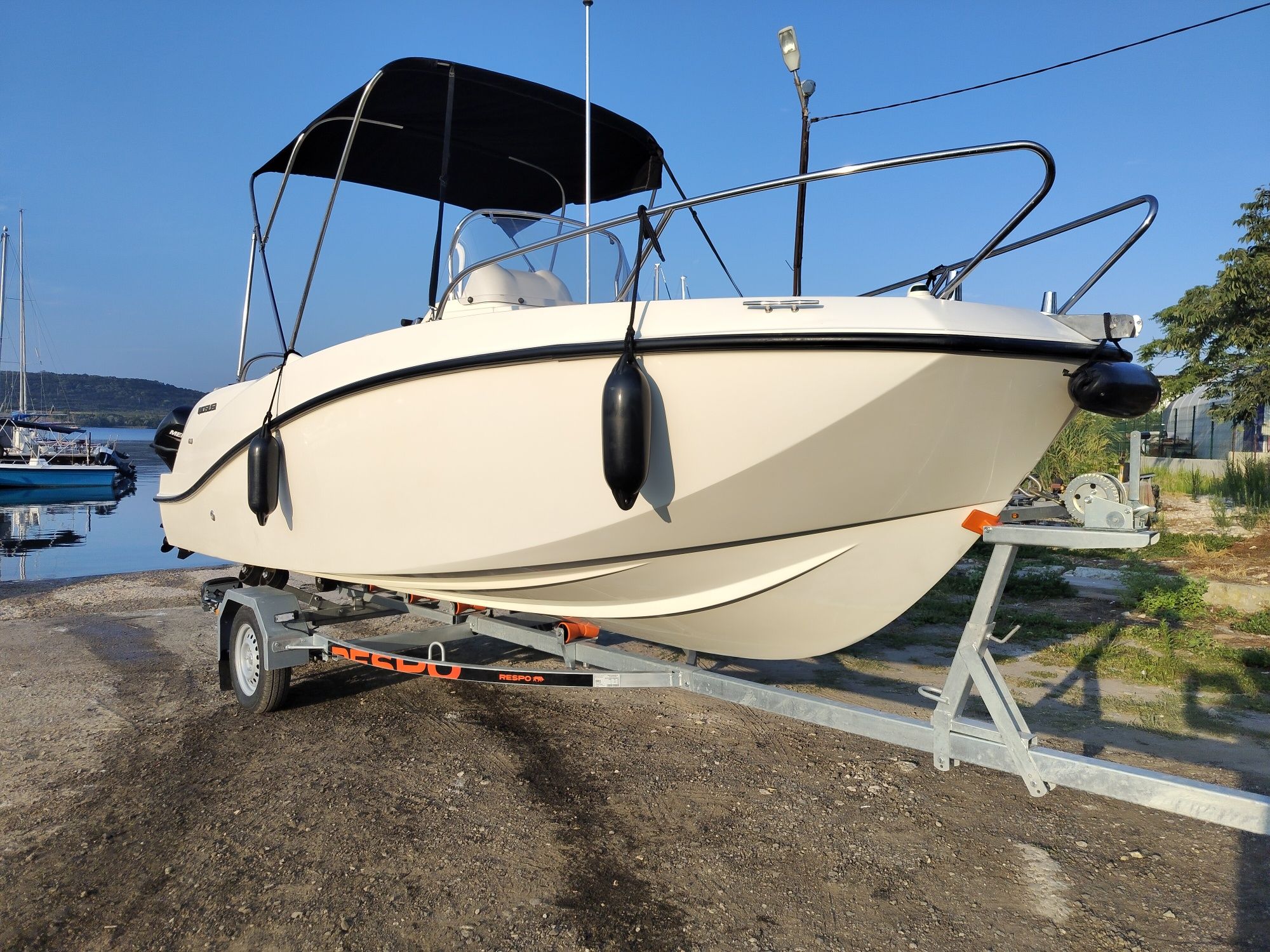 Quicksilver Active 555 Open