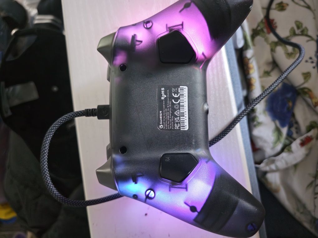 Продам геймпад Gamesir