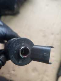 Injectoare hyundai tucson 2.0 D 140 cp an 2007 cod injector:0445110258