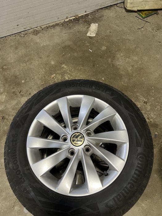 Vand 2 roti de volkswagen!