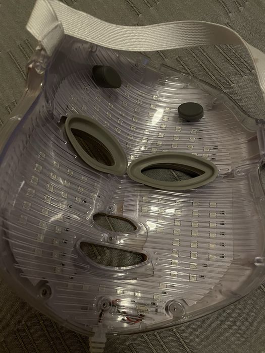 LED маска за терапия на лице