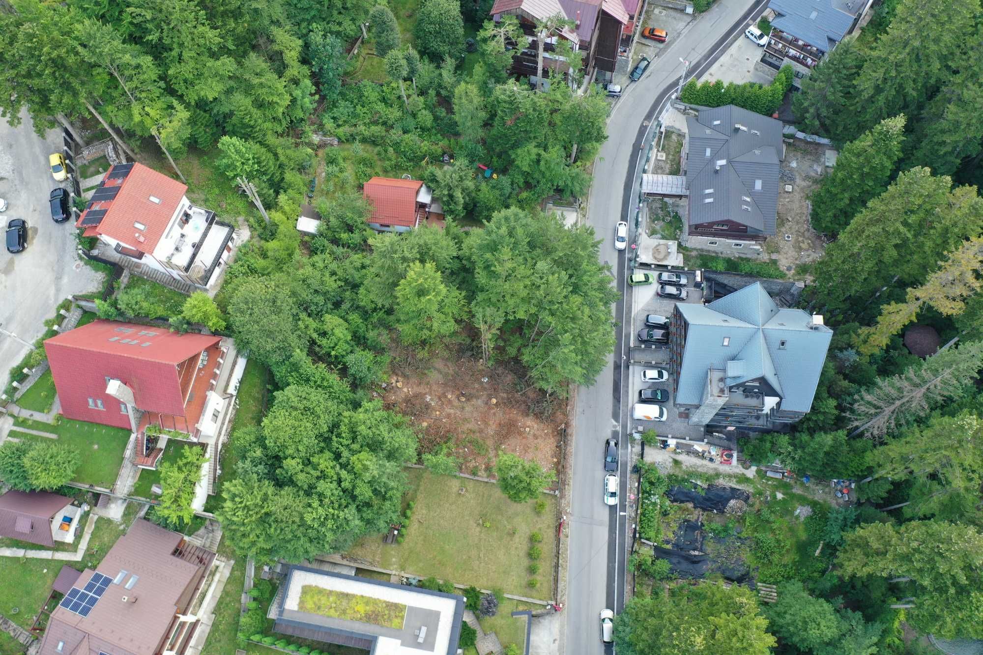 Teren intravilan 550 mp Sinaia vizavi de Hotel Smart - 339 euro/mp