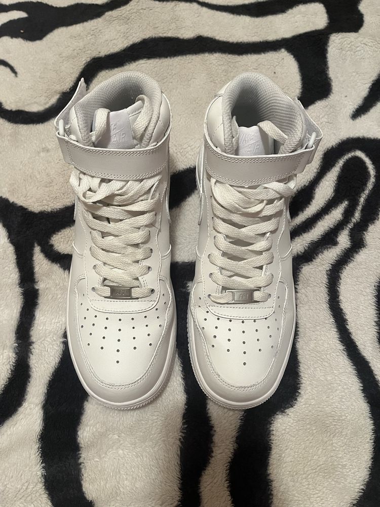 Airforce Triple White Mid 41