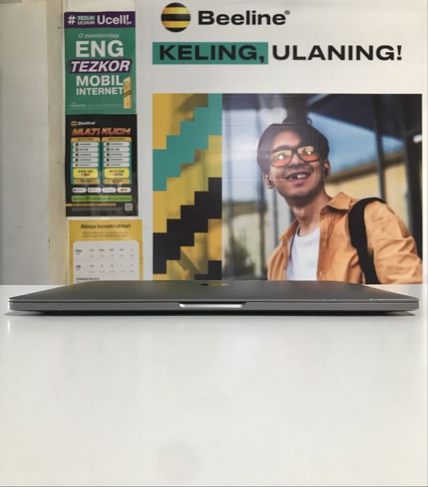 Macbook Pro 256GB i5 TouchBar