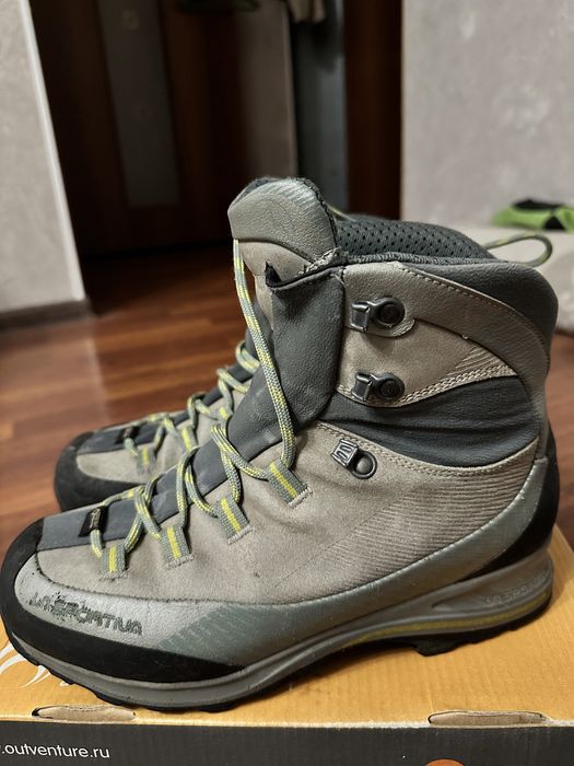 Ботинки женские горные