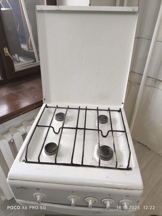 Продам газ плиту