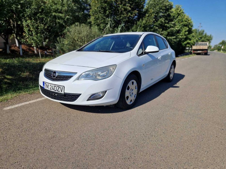 Opel Astra J 1.6 Benzină 116 CP 2010