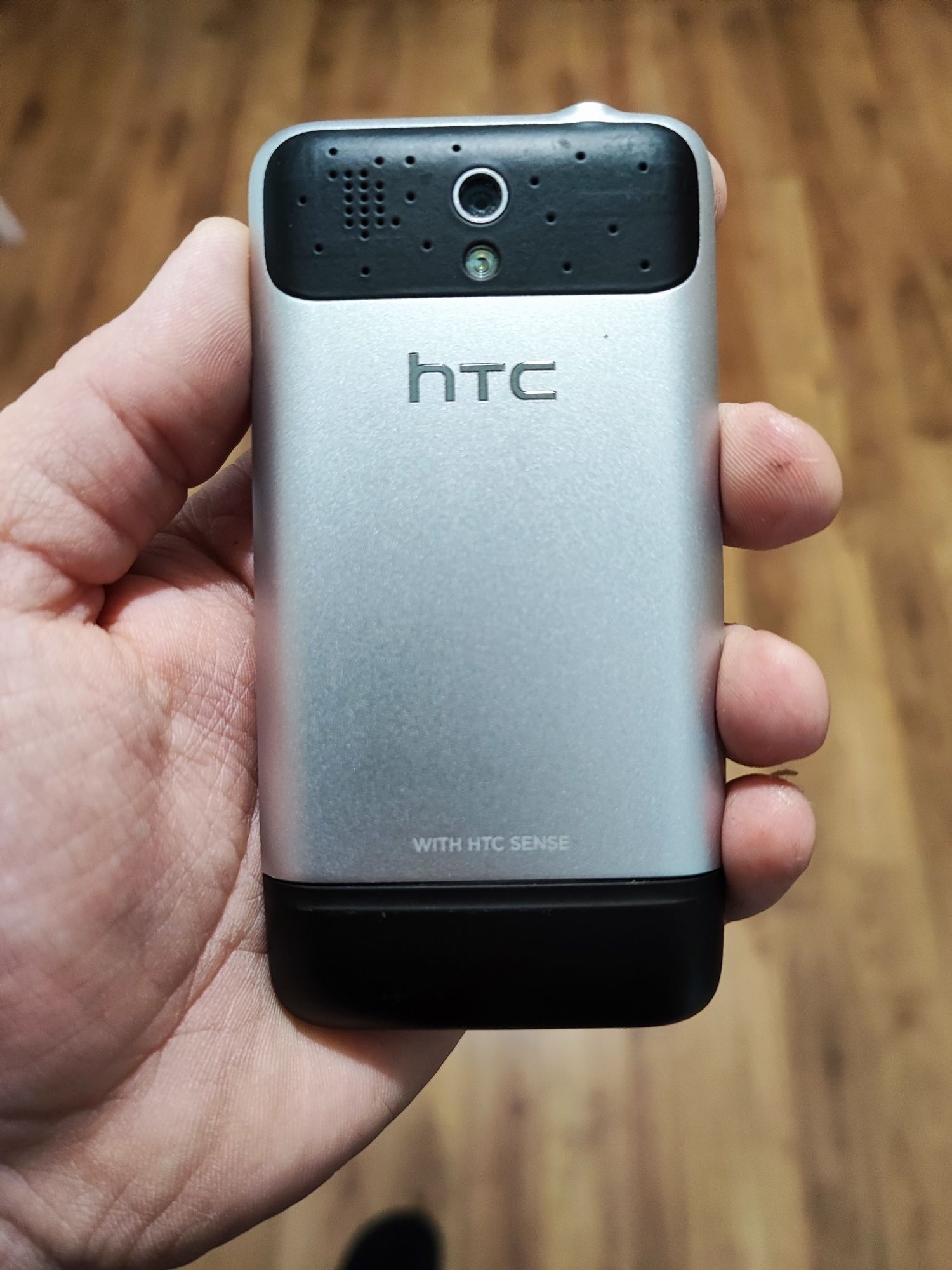 HTC Legend отличен с оригинални слушалки