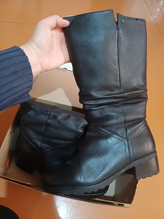 Кожанные сапоги женские.