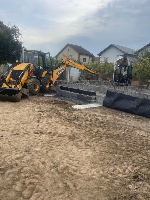 Inchiriez Buldoexcavator,Miniexcavator