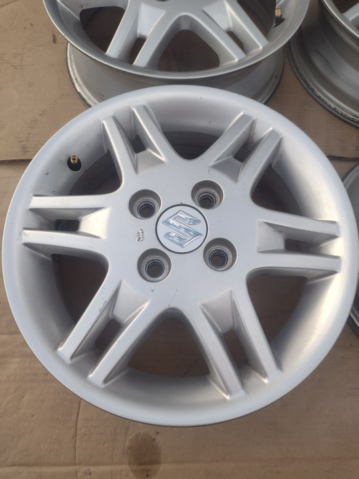 Топ състояние 14-4х100 4.5j ET45 Suzuki Ignis