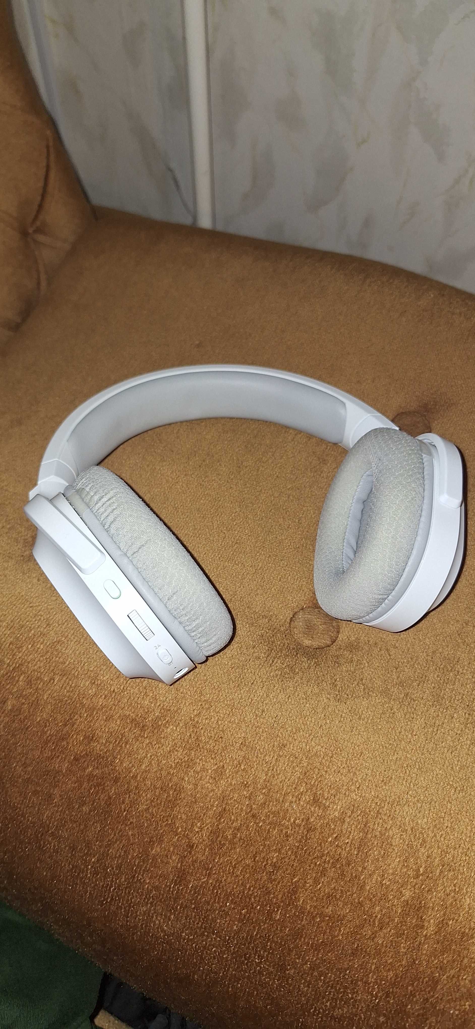Слушалки Razer Barracuda Mercury Edition 2022