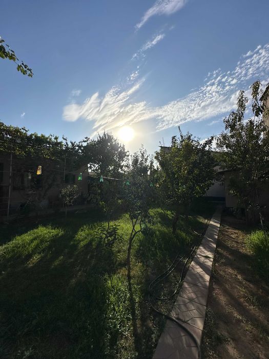 Продается дом 5,6 соток в центре города.