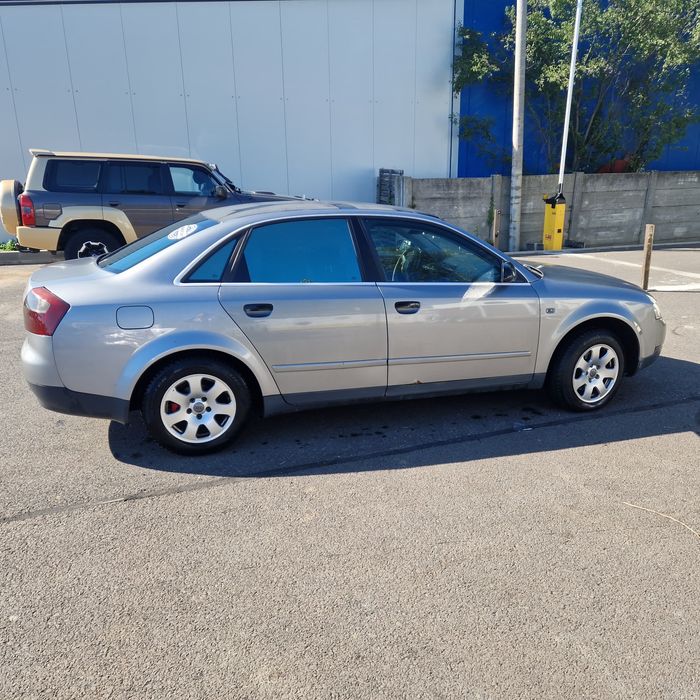 Vand  Audi  A4 .Pret usor negociabil