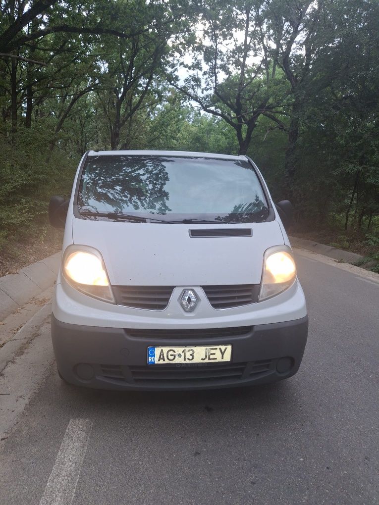 Renault Trafic 8+1  .2012 . 2Ldci