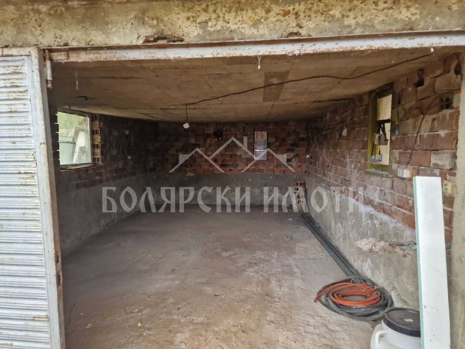 Къща с невероятна панорама в с. Самоводене