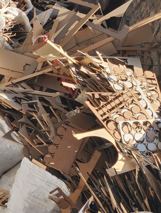 Mebel atxodlari vor sotiladi qoplangan tayor