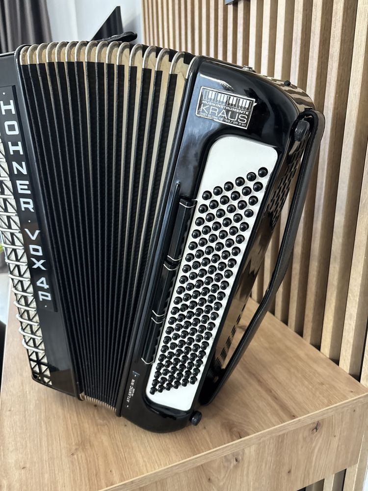 Acordeon Hohner Atlantic IVN deluxe cu 120 de basi