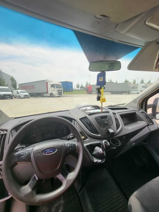 Autoutilitara N1 - Ford Transit BOX
