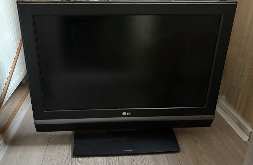 Продам телевизор lg