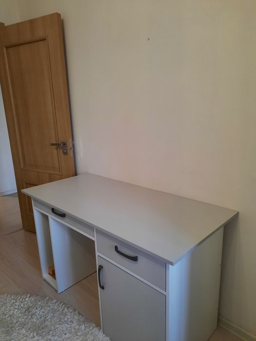 Шкаф и компьютерный стол