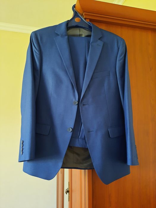 Продам мужской костюм