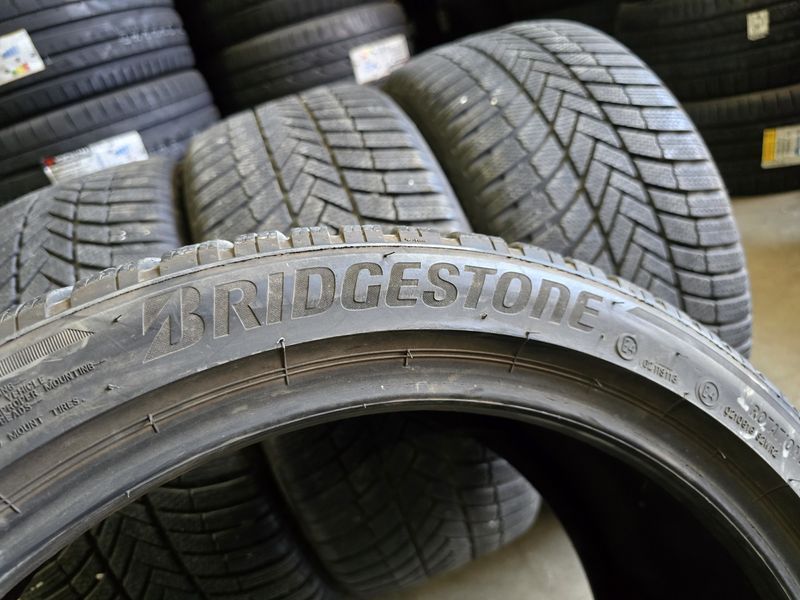255/40/19 BRIDGESTONE 2бр