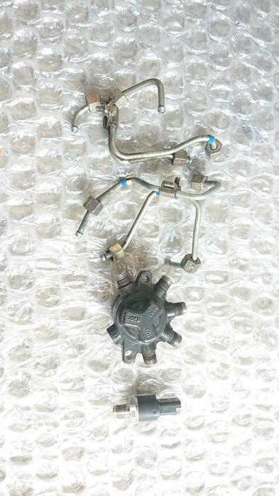 Горивен разпределител и датчик високо налягане  за форд фокус .