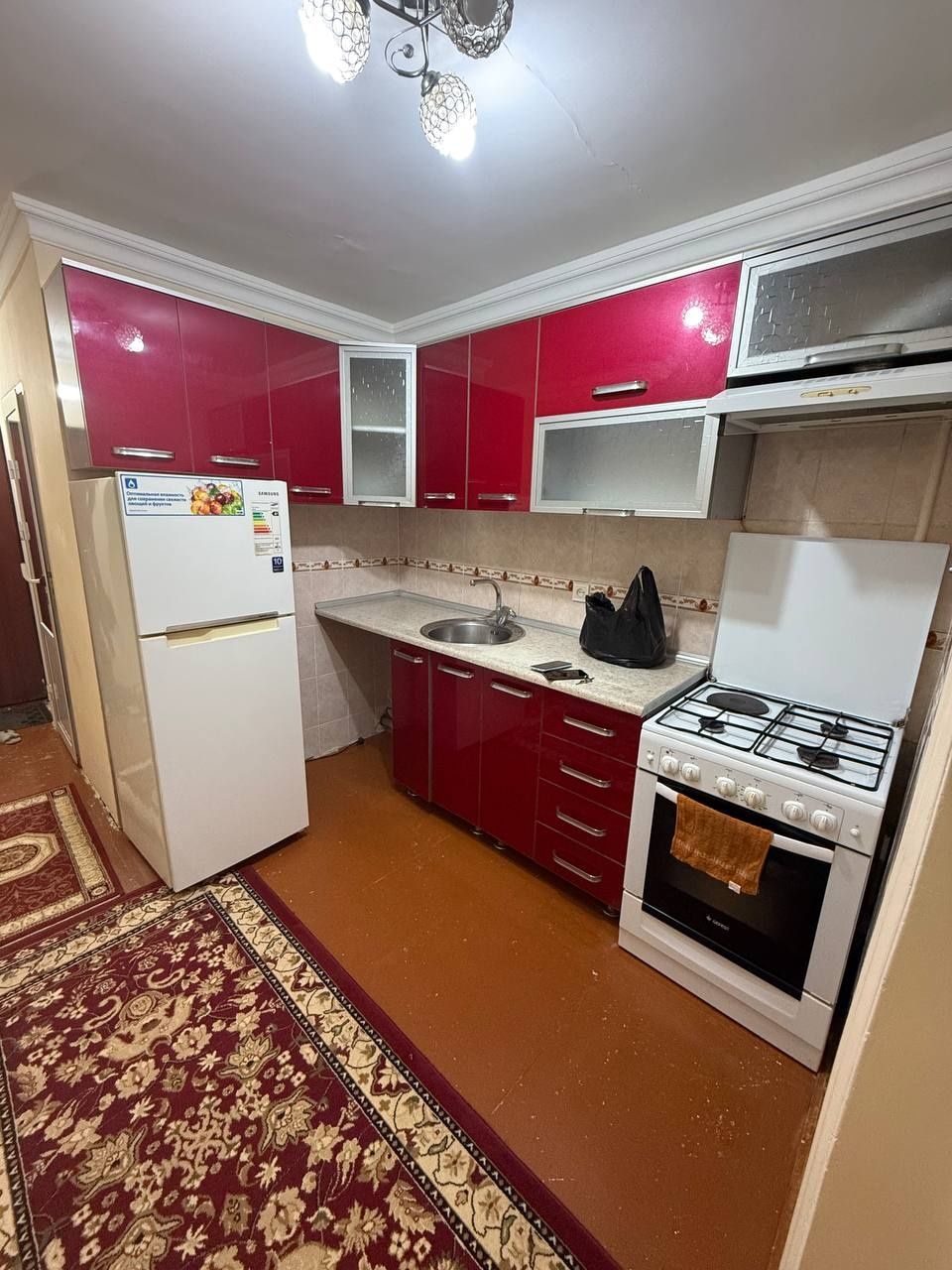 Срочно Продается 2х-комнатная квартира.МК -раён  1 Остановка 42500 y.e