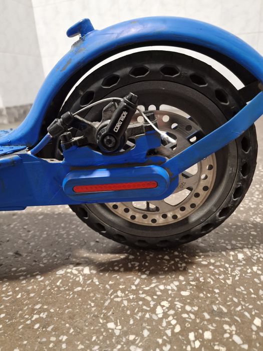 trotineta aovopro m365 partial funcționabila mai mult pt piese